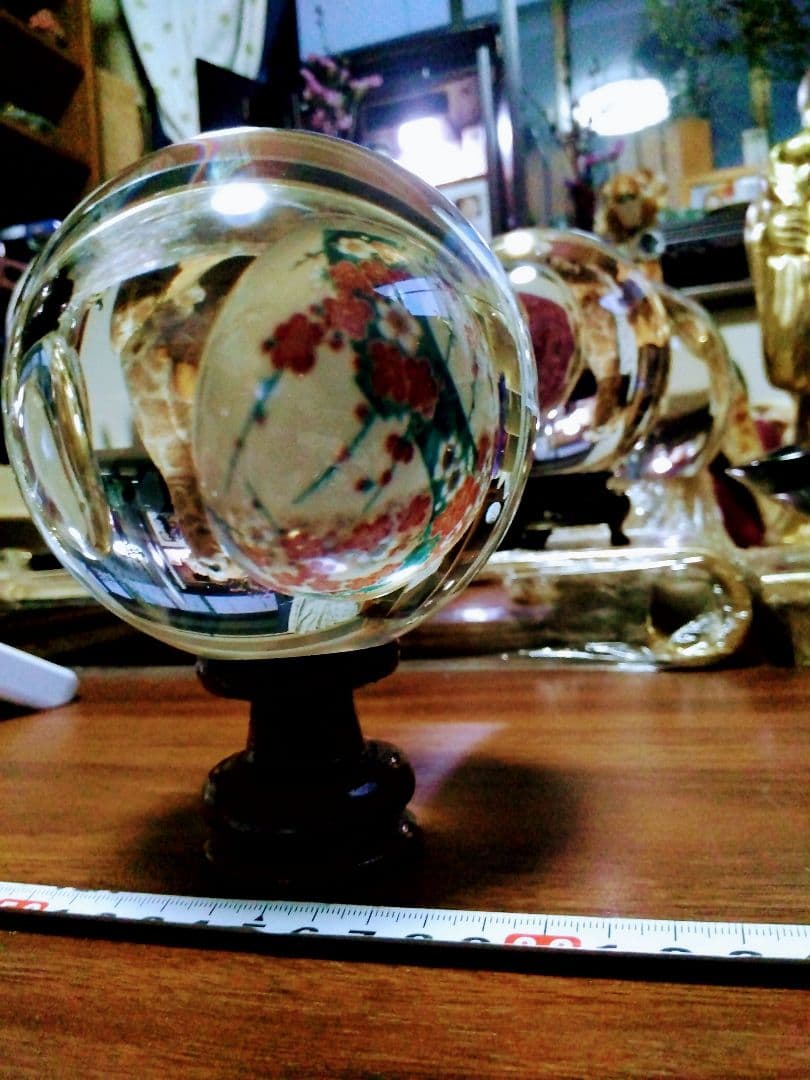 クリスタルボール 約11cm.木製台座付きます