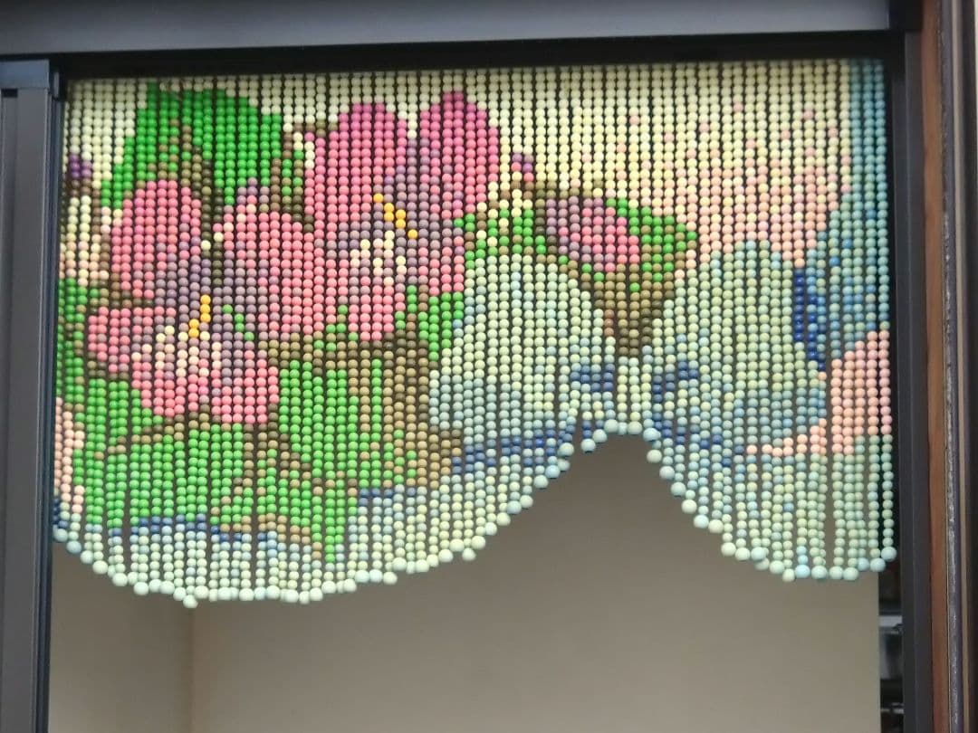 昭和レトロ 珠のれん 珠暖簾 花柄 のれん ハンドメイド レトロポップ 玉のれん