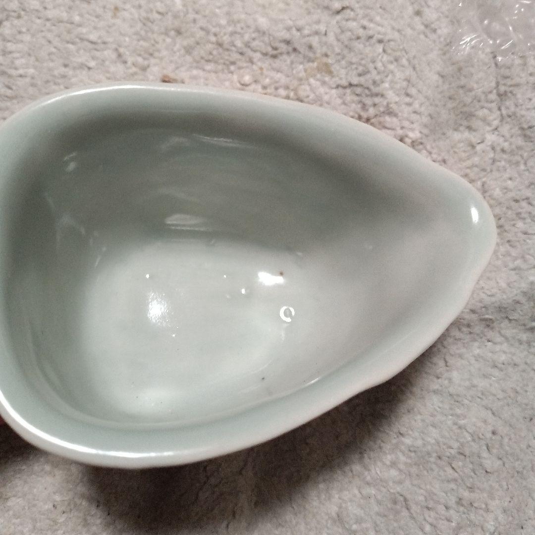 大正時代　1三田青磁よこ10.5たかさ5.重さ98.2g