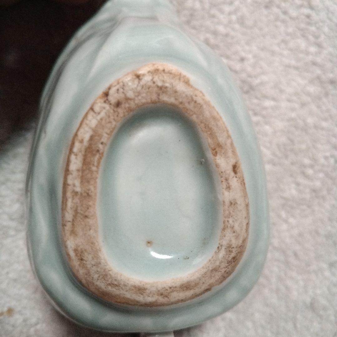 大正時代　1三田青磁よこ10.5たかさ5.重さ98.2g