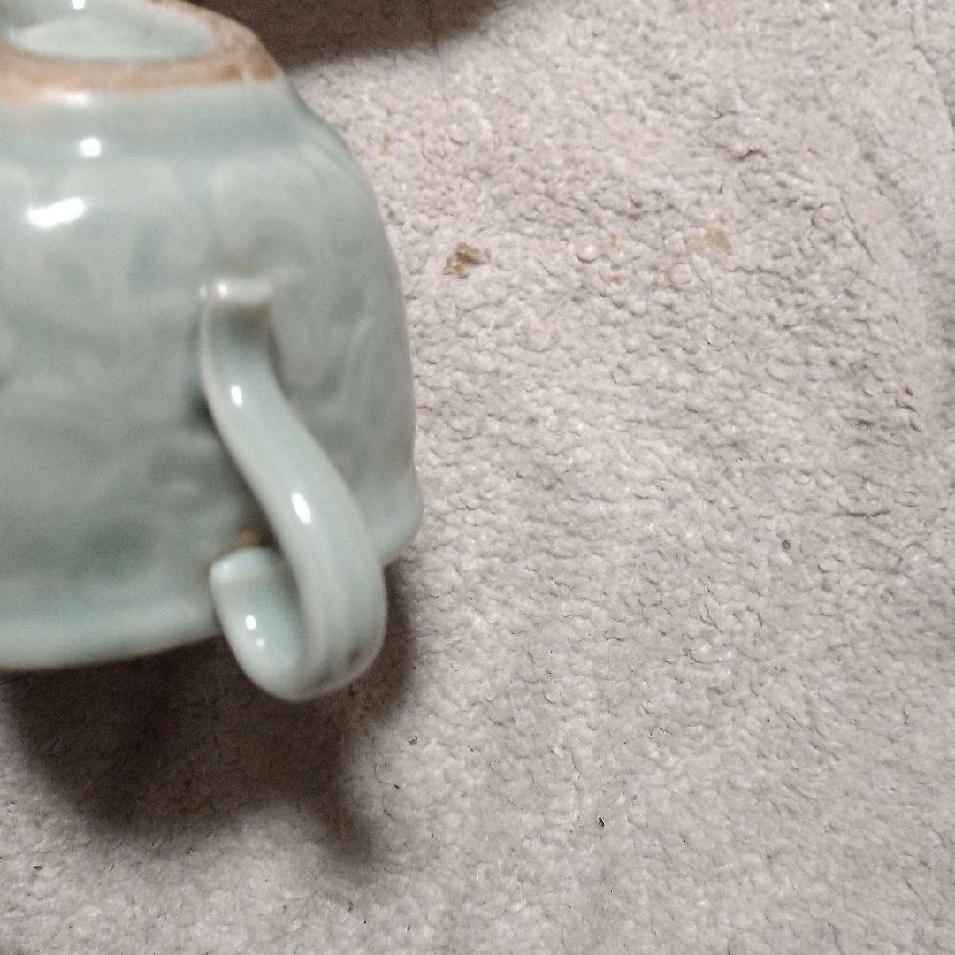 大正時代　1三田青磁よこ10.5たかさ5.重さ98.2g