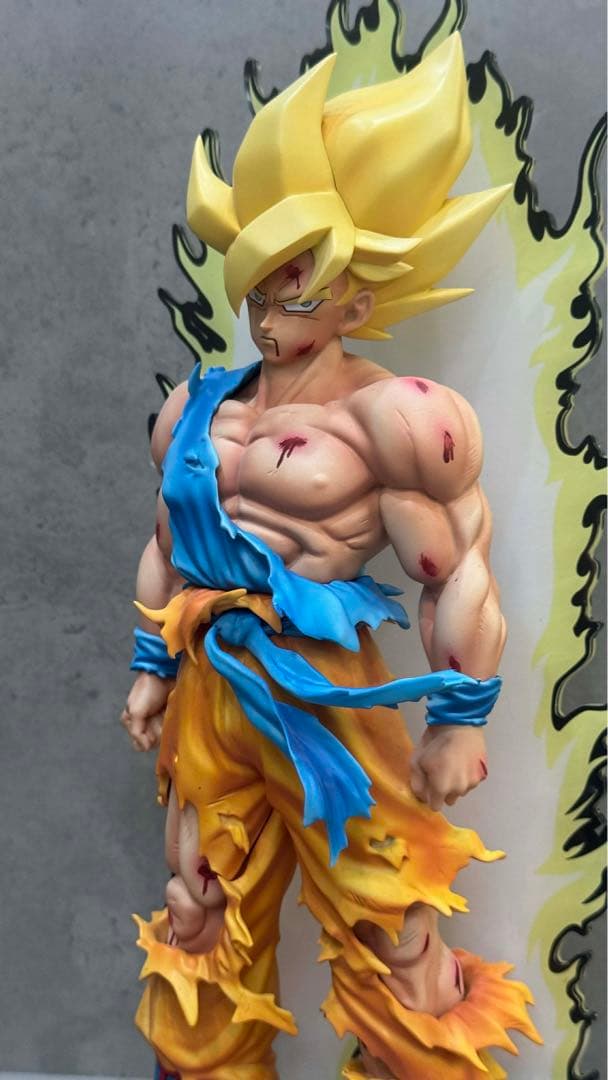 孫悟空 超サイヤ人 フィギュア 約28cm エフェクト台座付き