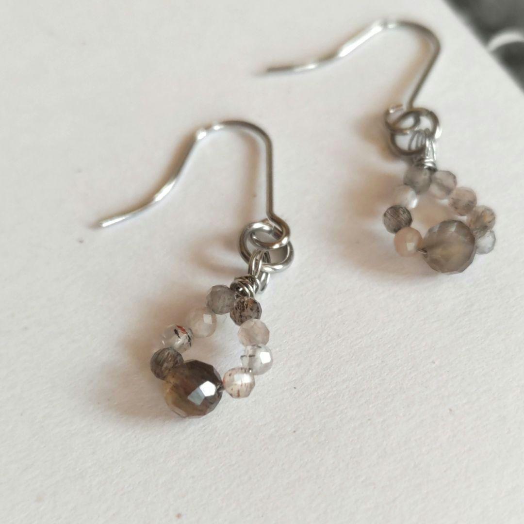 シャイングレームーンストーン ◇ ピアス