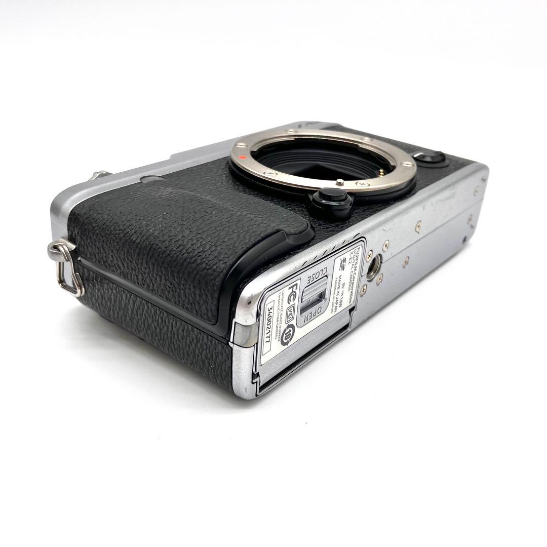 FUJIFILM X-E2 シルバー　ボディ