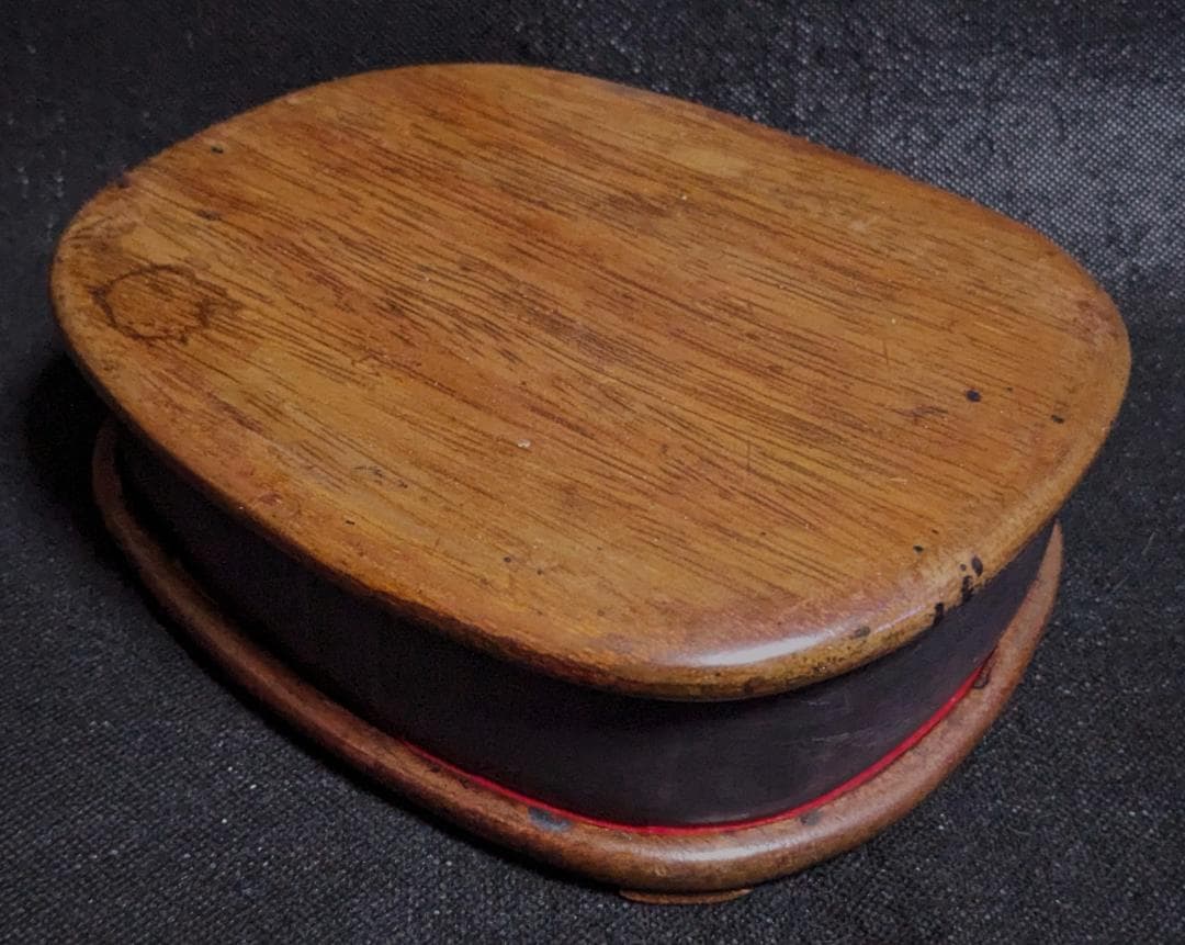 【端渓硯】◆波紋・胭脂暈・朱磋点・金線・翡翠紋の美石◆唐木天地蓋◆約七吋加厚