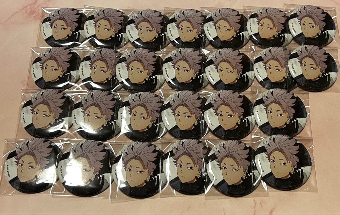 怪獣8号　ベースヤード　缶バッジ　鳴海弦