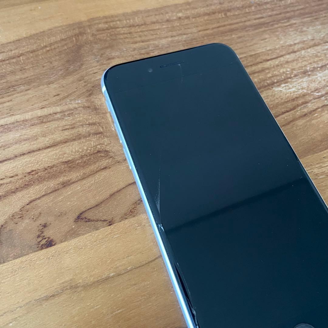 iPhone SE 第2世代（SE2）ジャンク品 SIMフリー 画面割れあり