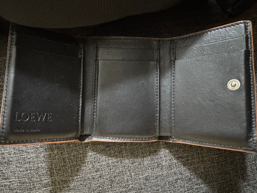 ロエベ LOEWE 3つ折り財布