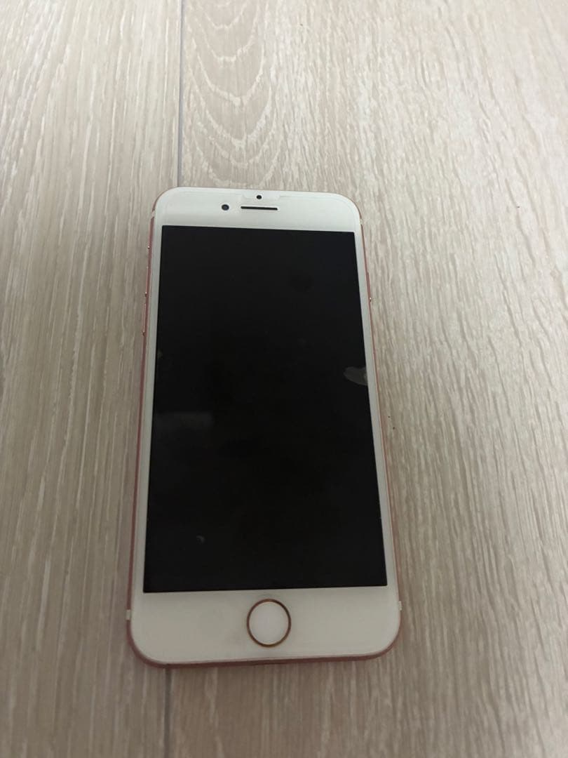 と*こ様 Apple iPhone 7 ローズゴールド 本体