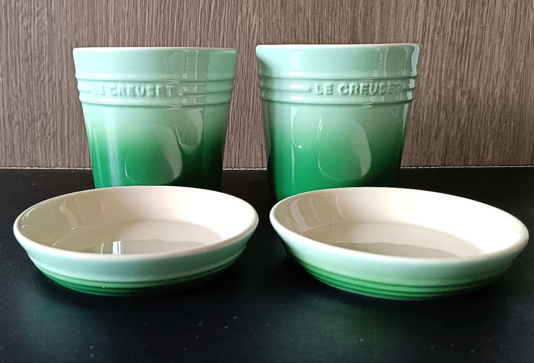 LE CREUSET グリーン 鉢・受け皿セット 2個