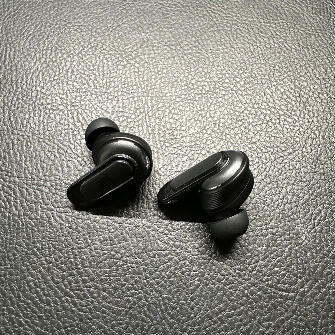 JBL TOUR PRO 2（ブラック）／使用20時間・保護フィルム＆ケース付