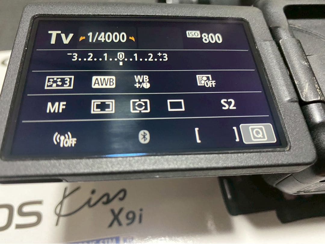 【訳アリ品】EOS Kiss X9i・ダブルズームキット