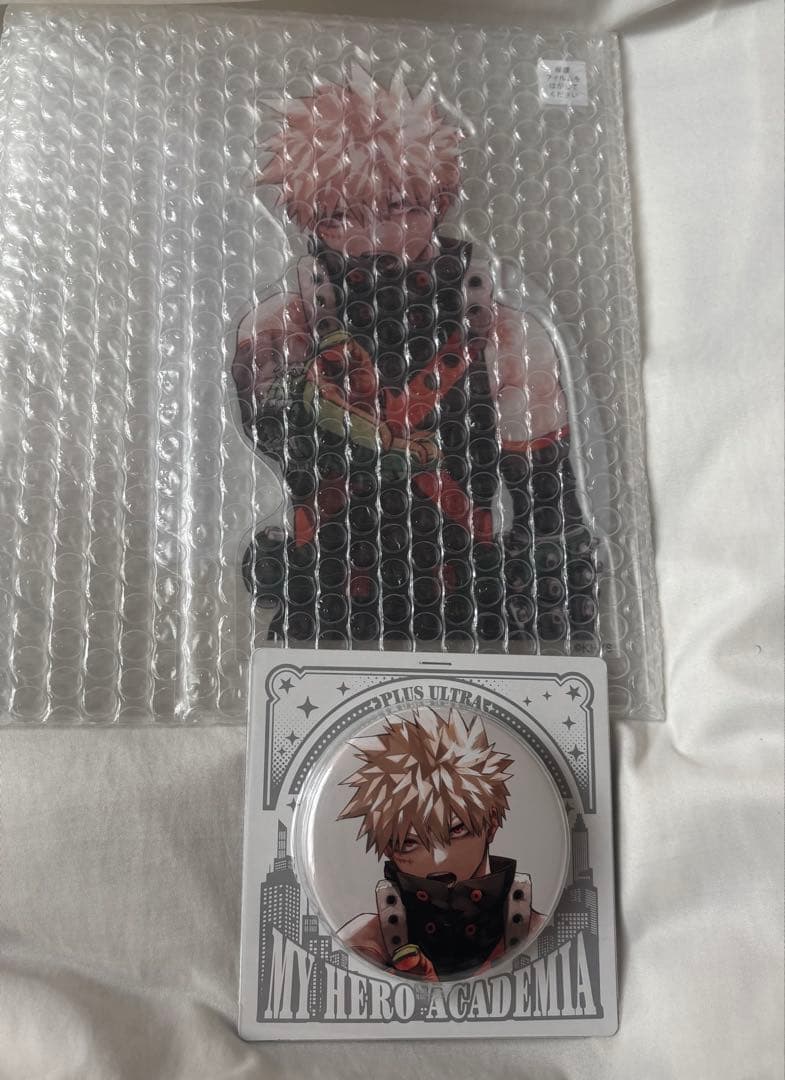爆豪勝己 僕のヒーローアカデミア アクリルMEGAフィギュア 缶バッジ