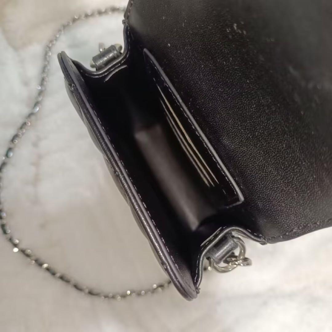 CHANELスマホショルダー キルティング ブラック