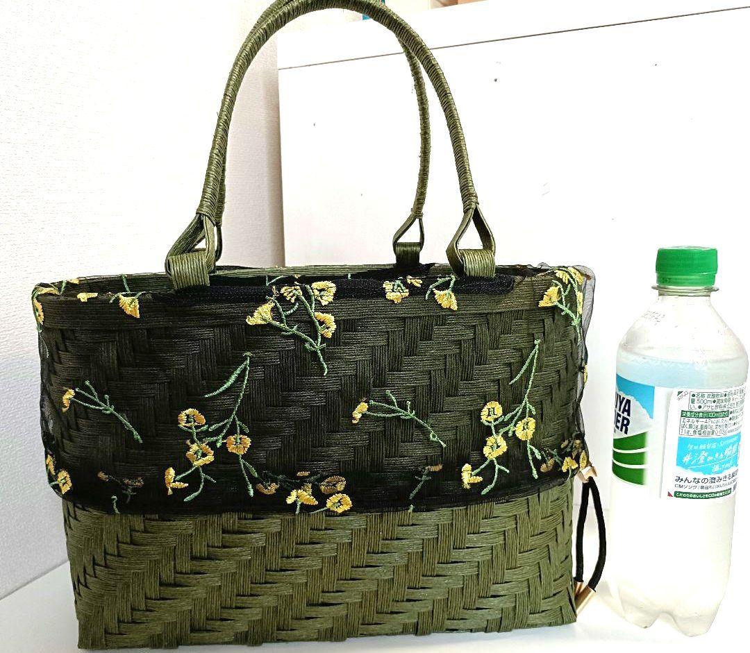 【２way】籠バック クラフトバンドバック カーキ色 レース 黄色花 黒ファー