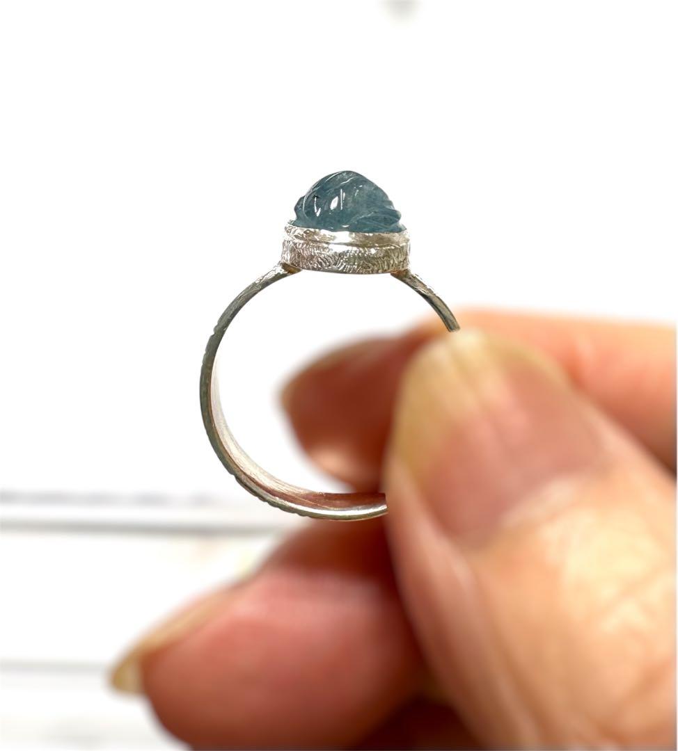 アクアマリン カービング　シルバーリング 彫刻模様