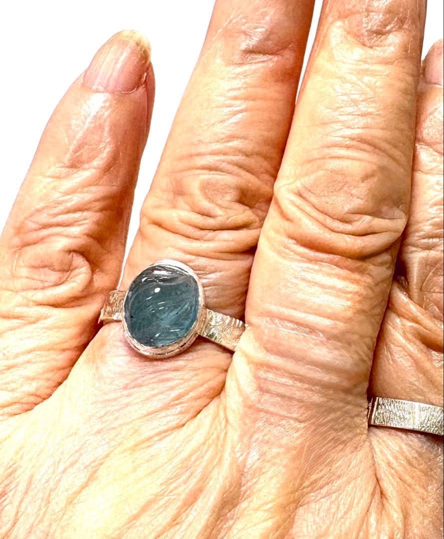 アクアマリン カービング　シルバーリング 彫刻模様