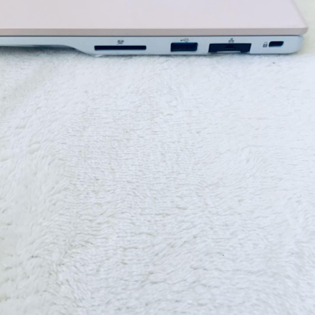 富士通 LIFEBOOK i7-8565U RAM8GB SSD256GB 軽量