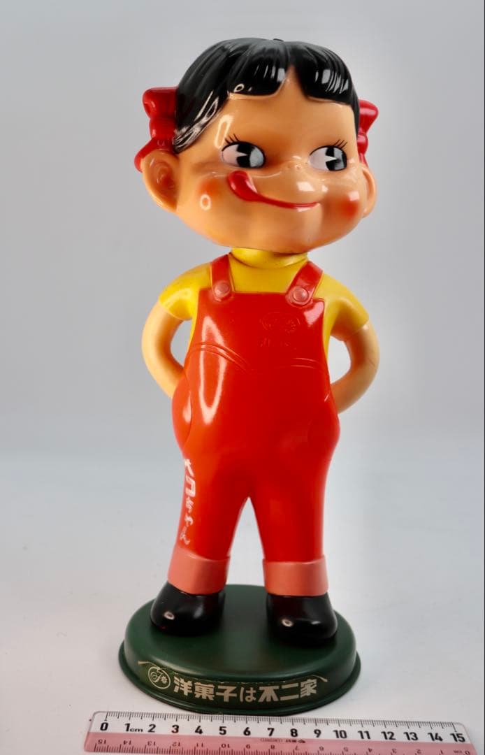 不二家のペコちゃんフィギュア 約29cm