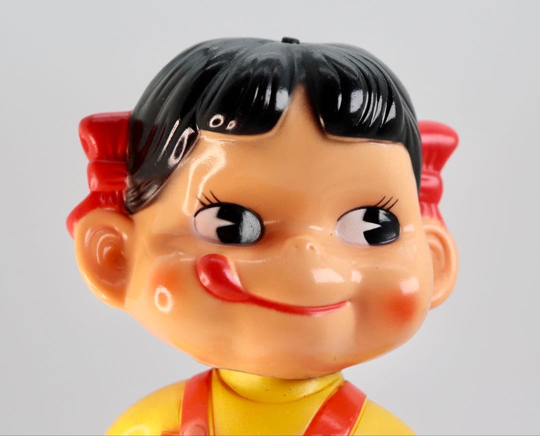 不二家のペコちゃんフィギュア 約29cm