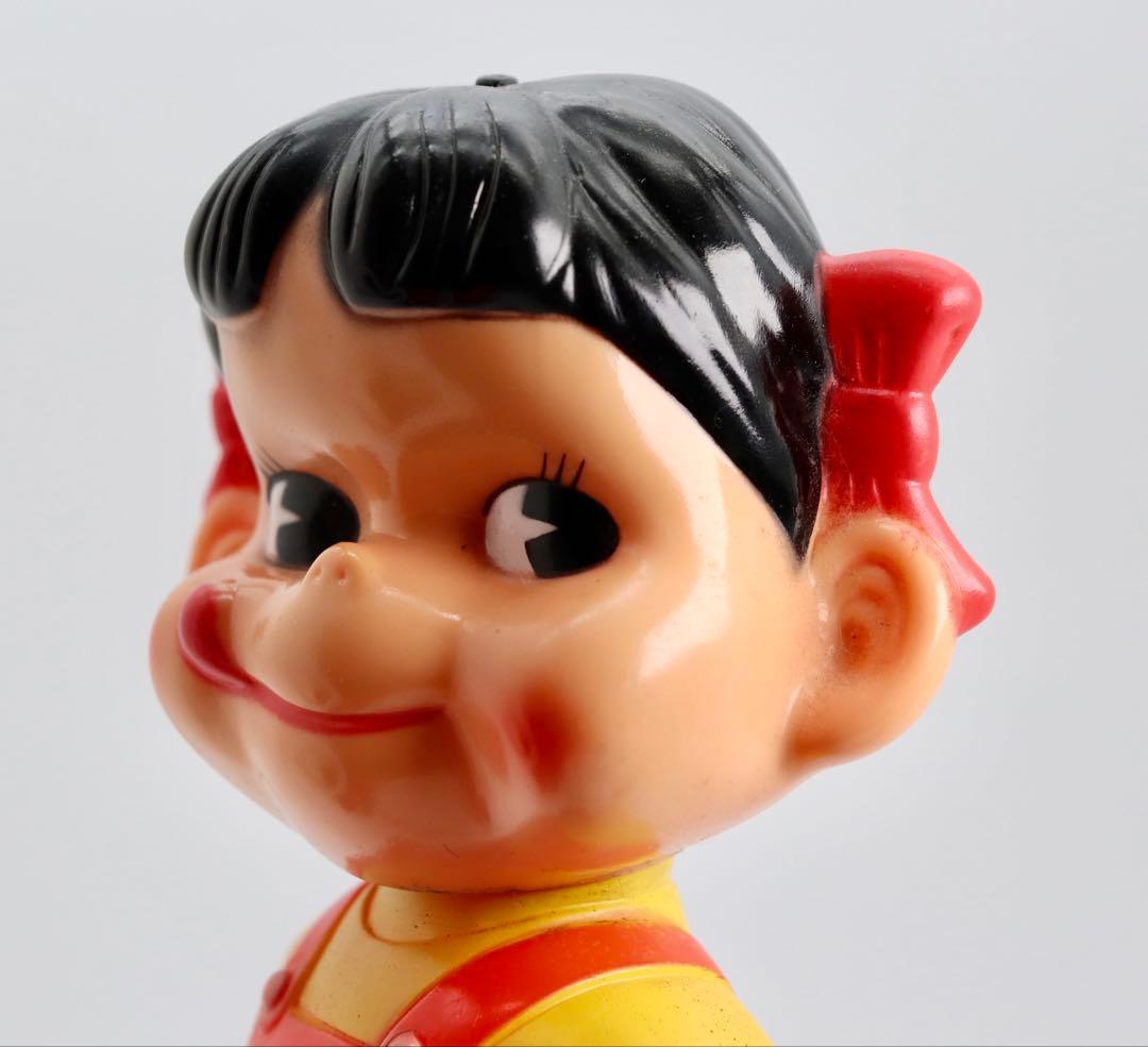 不二家のペコちゃんフィギュア 約29cm