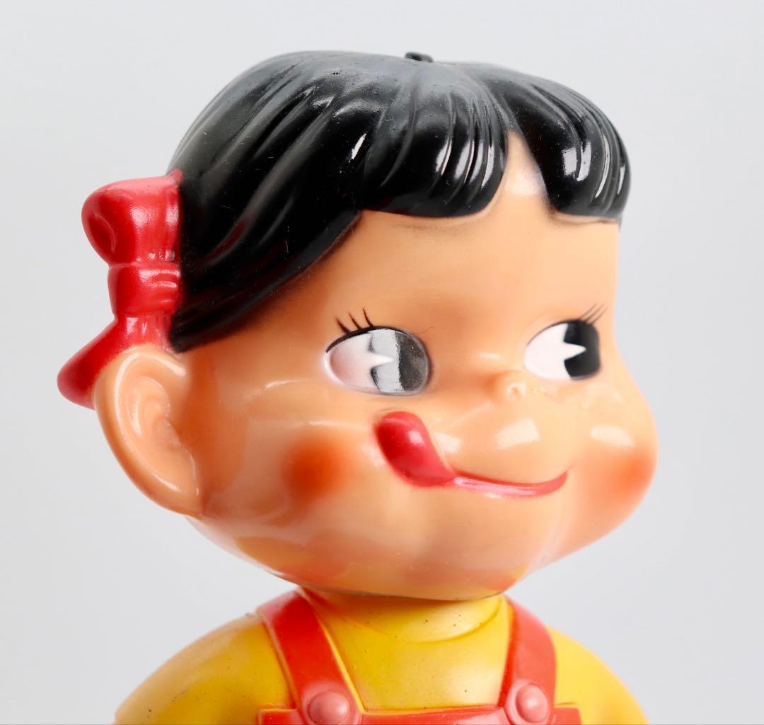 不二家のペコちゃんフィギュア 約29cm