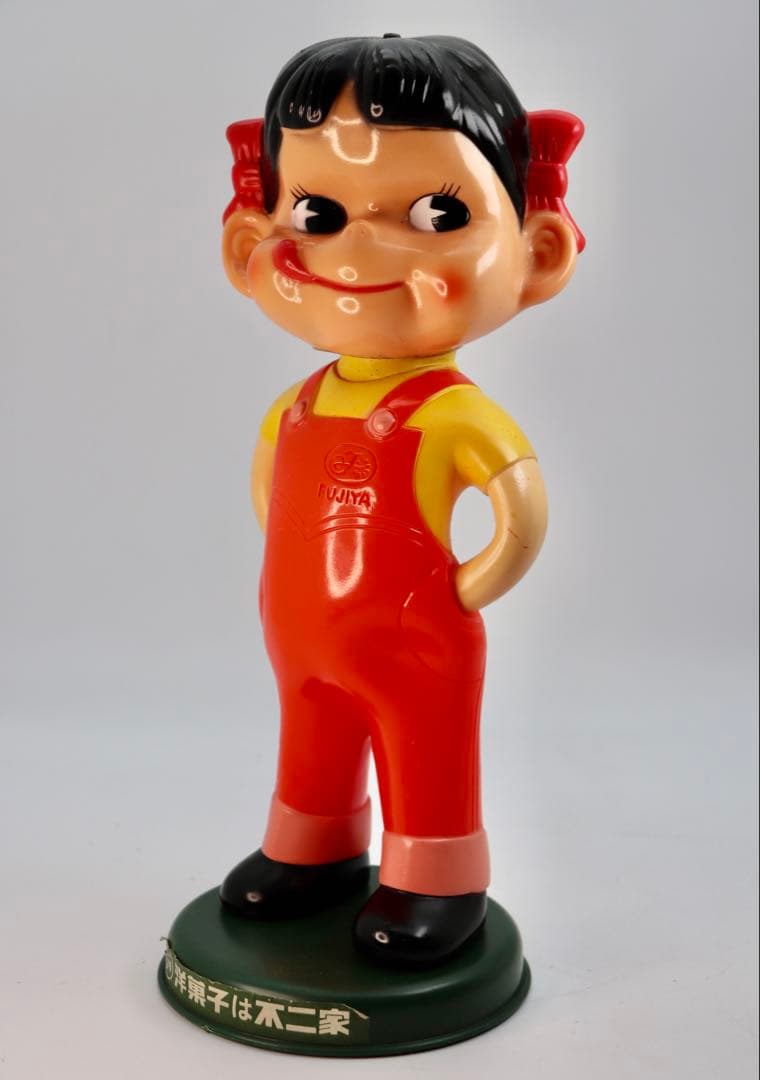 不二家のペコちゃんフィギュア 約29cm