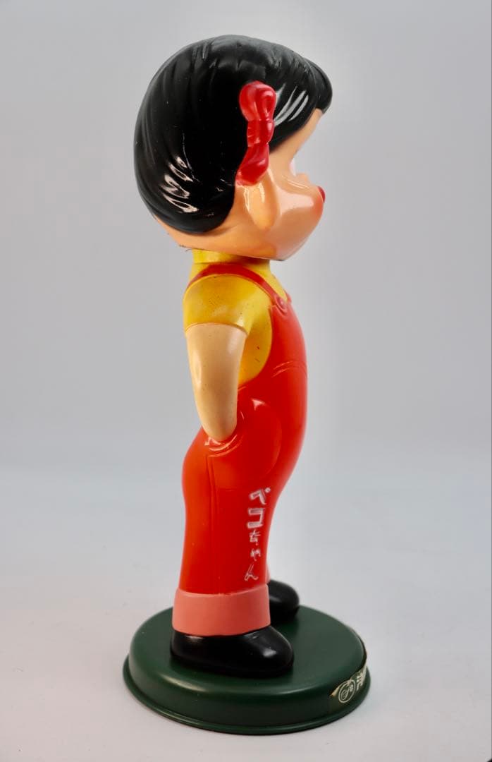 不二家のペコちゃんフィギュア 約29cm