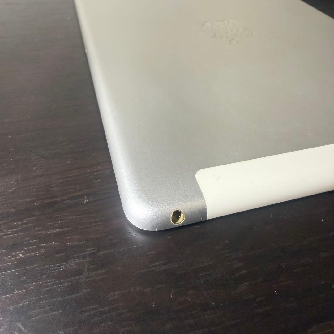 iPadAir2 WiFi+セルラー 64GB シルバー　ケース+フィルム付き