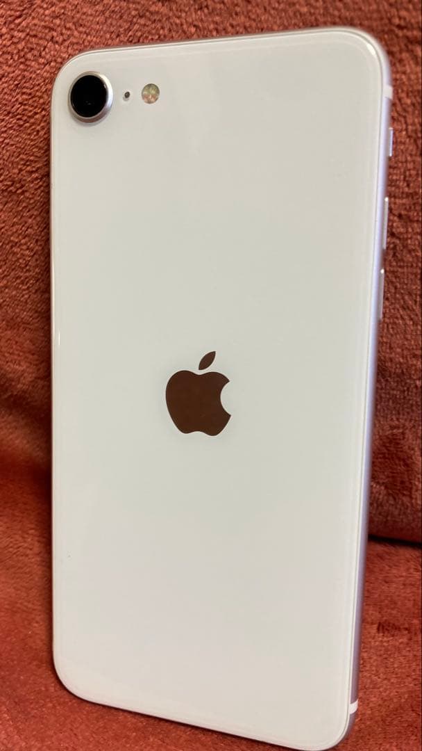 Apple iPhone SE2 64GBホワイト 本体 バッテリー交換済