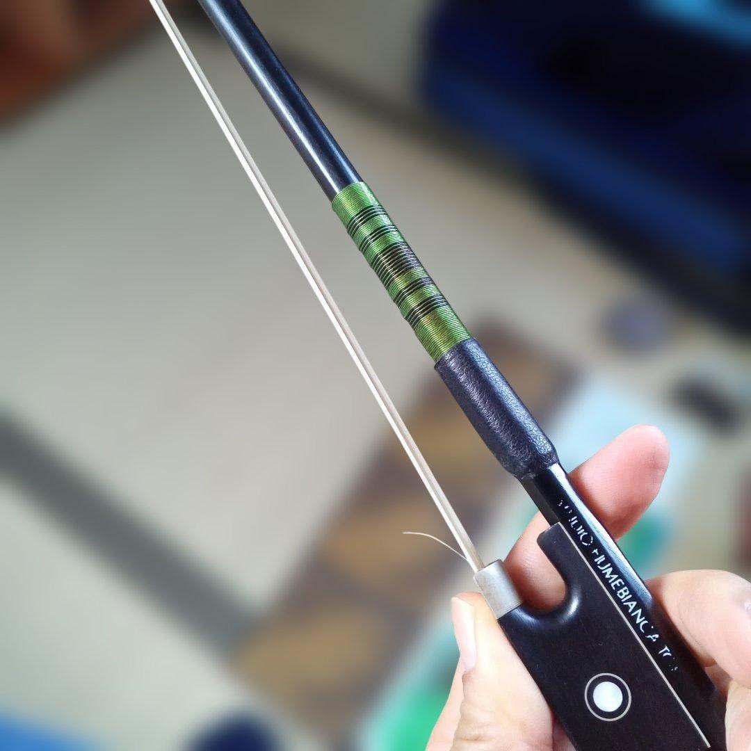 バイオリン4/4セット　弦3種　松脂　ミュート2種　肩当て　ケース　弓