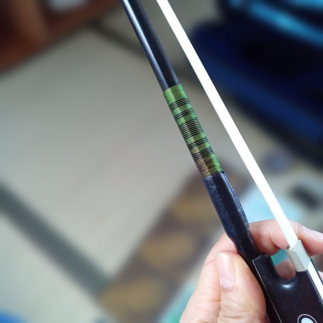 バイオリン4/4セット　弦3種　松脂　ミュート2種　肩当て　ケース　弓