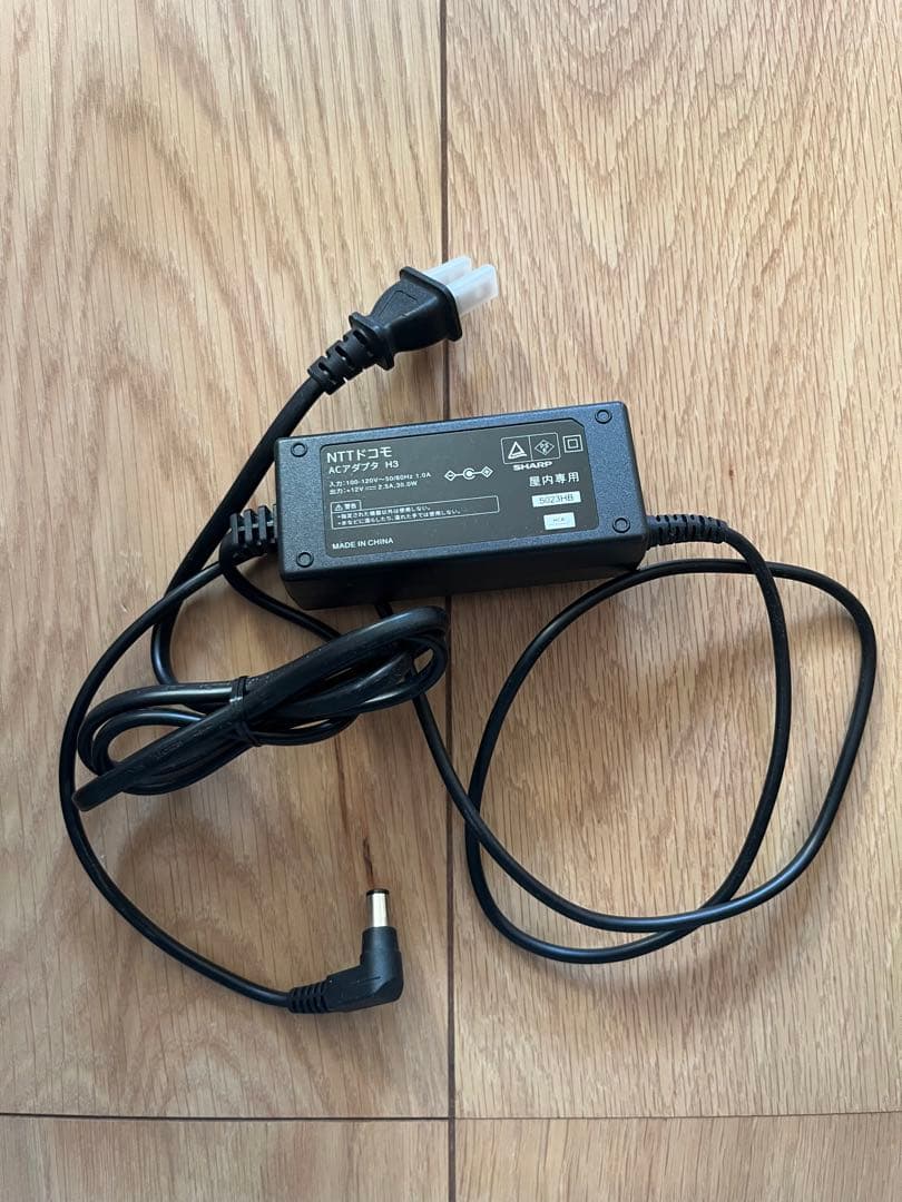 docomo ドコモ　HR02ホームルーター