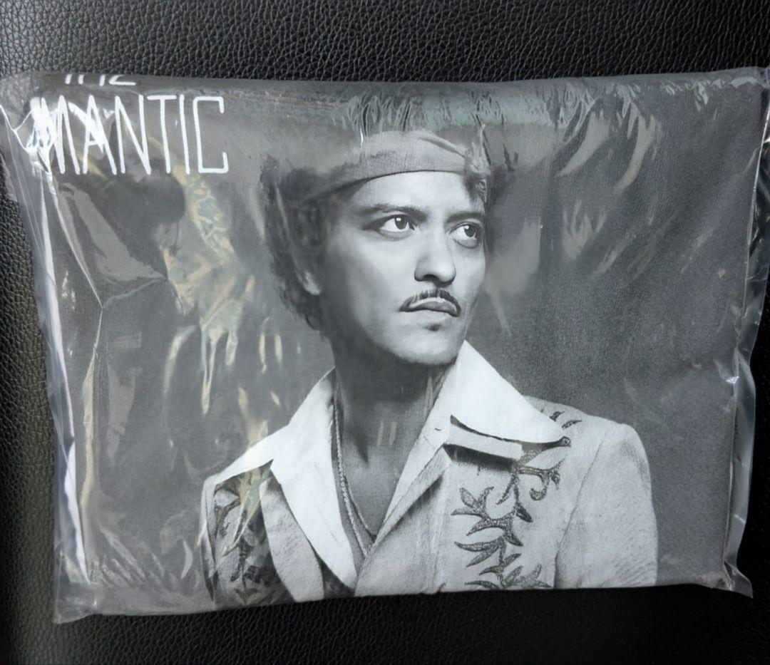 ブルーノ・マーズ「アイ・ジャスト・マイト」Tシャツ