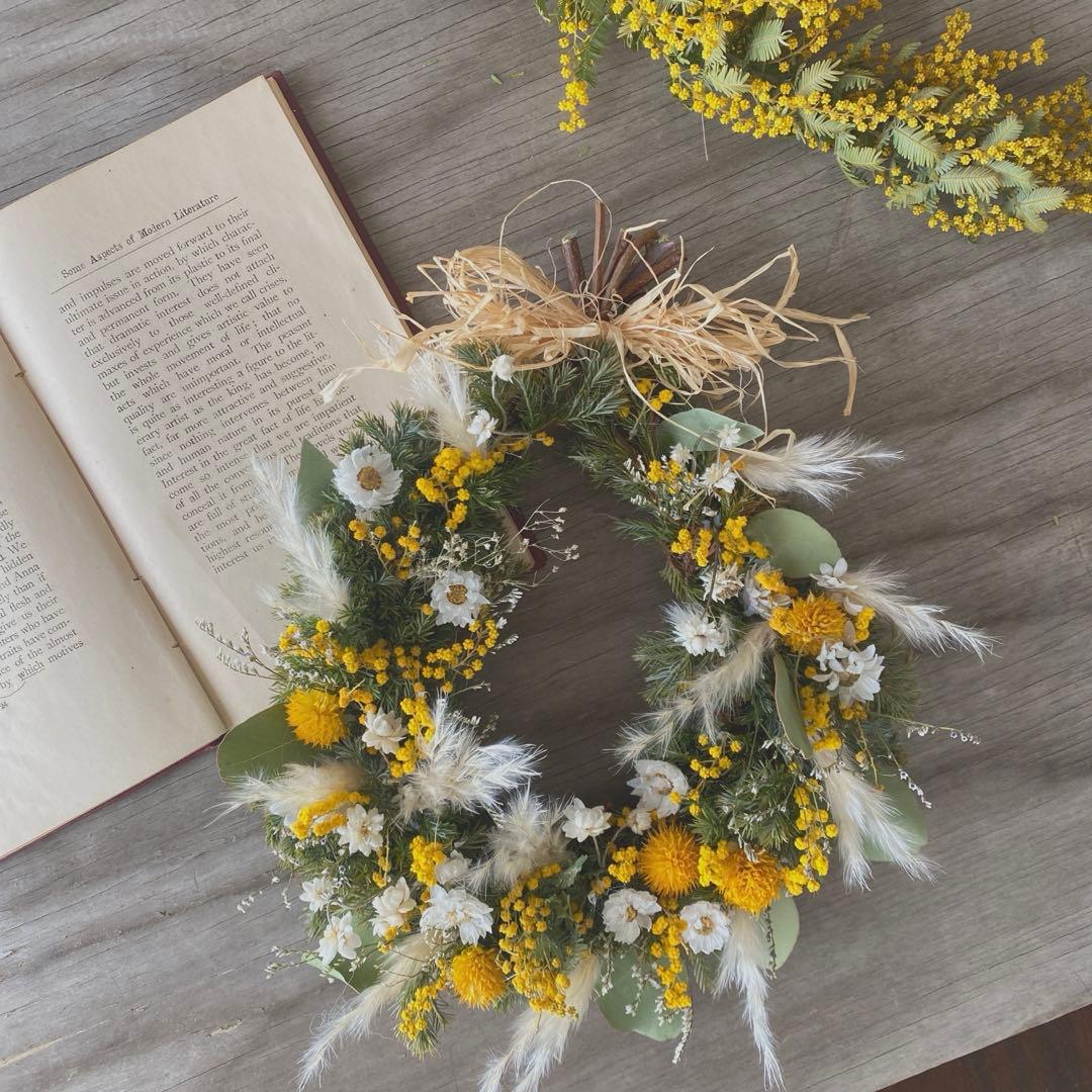 ミモザのドロップリース　雫型リース　オーバルリース