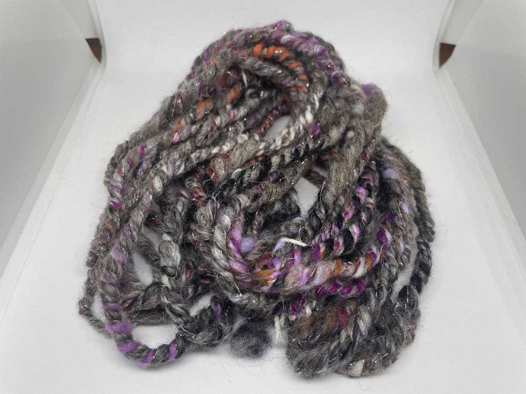 アートヤーン(245)  約50g  1430円