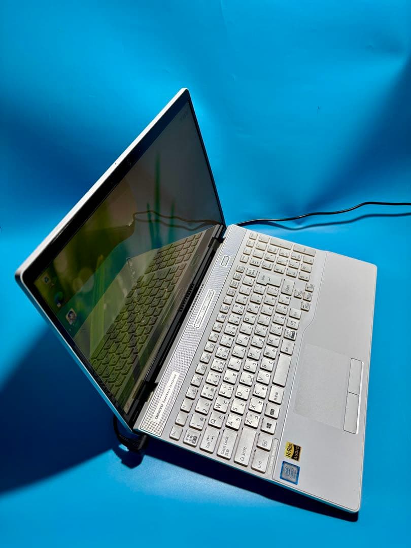 富士通 LIFEBOOK AH53/B3 i7 8550U SSD2TB 32G