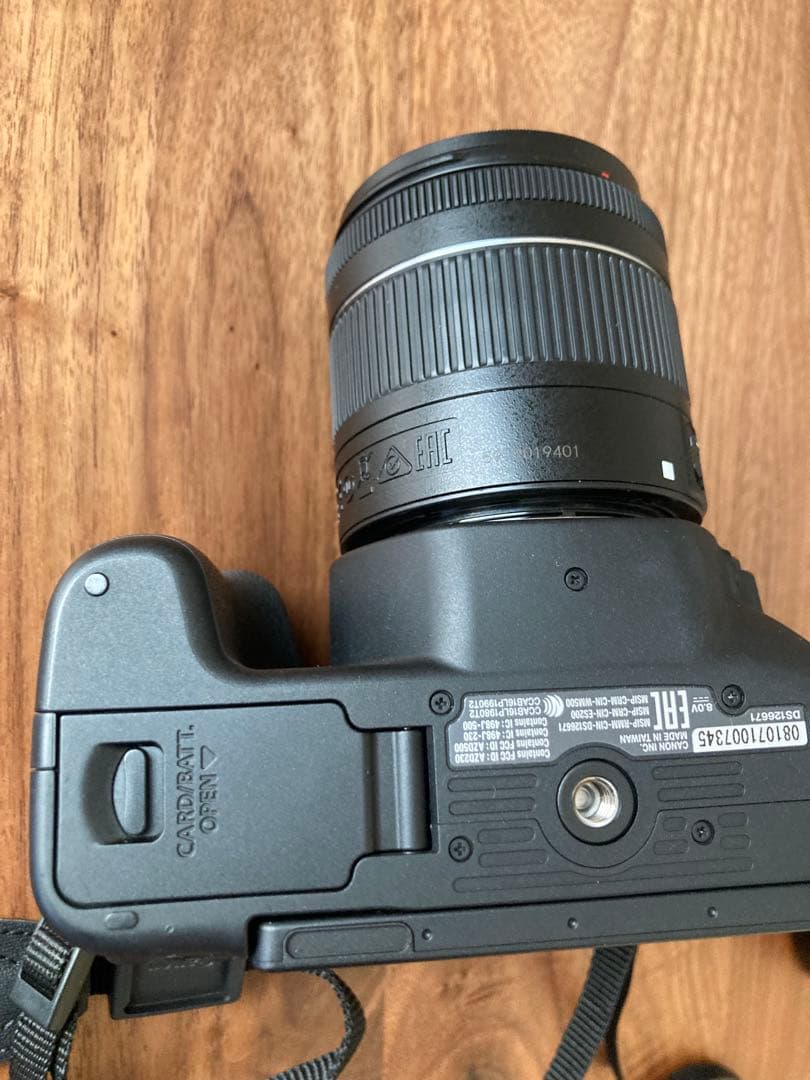 EOS Kiss X9 ダブルレンズ付　スマホ転送可