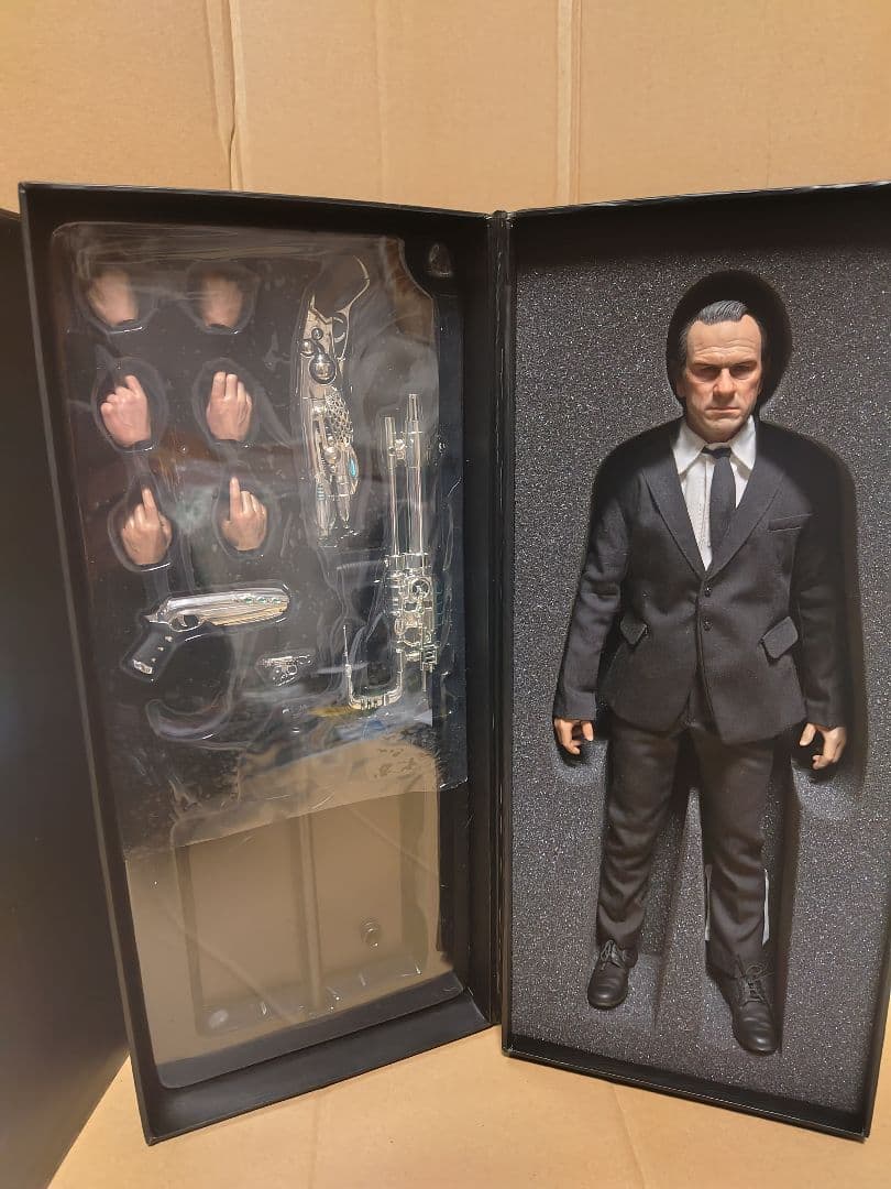 エンターベイ　MIB3 エージェントJ＆エージェントK 2体セット