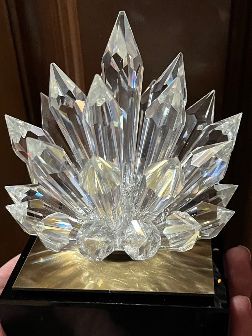 夢のカジュアル宝石　クリスタル 花形 オブジェ 約7.7センチ