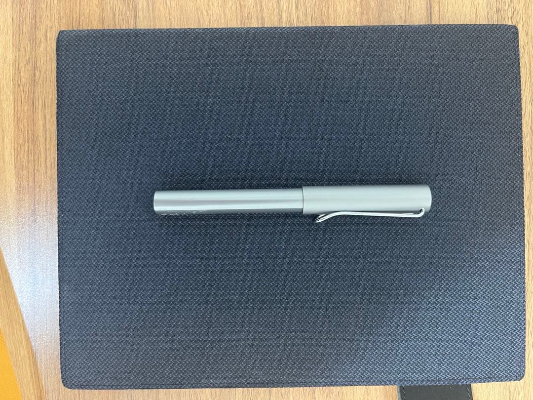 ほぼ新品　クアデルノ　A5 Gen3 最新モデル　純正カバー　純正ラミーペン