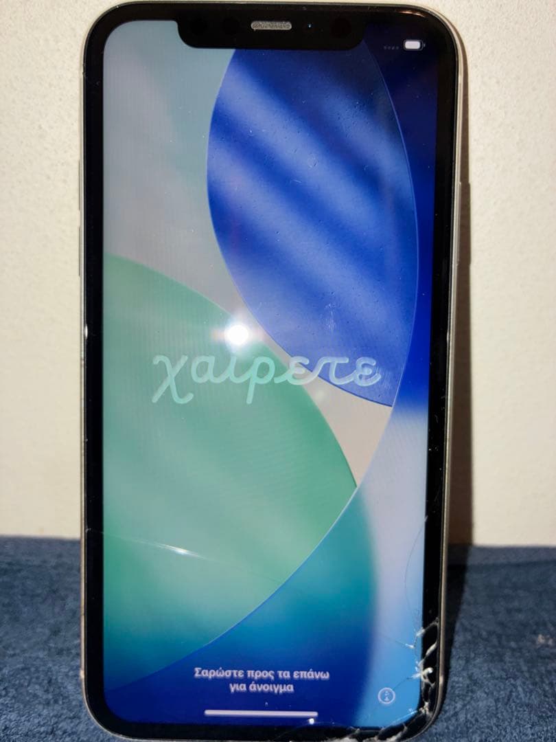 Apple iPhone 11 ホワイト 本体 表面傷あり 64GB