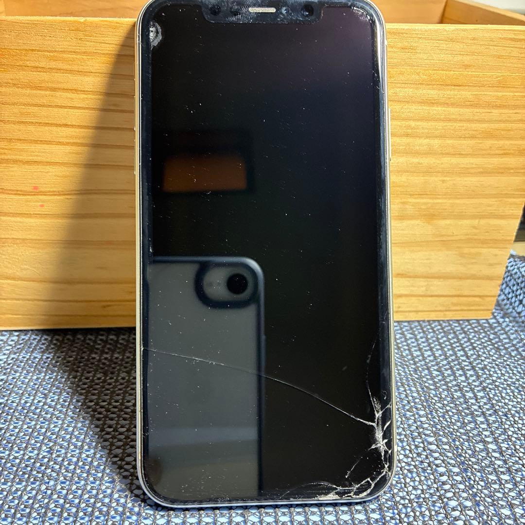 Apple iPhone 11 ホワイト 本体 表面傷あり 64GB