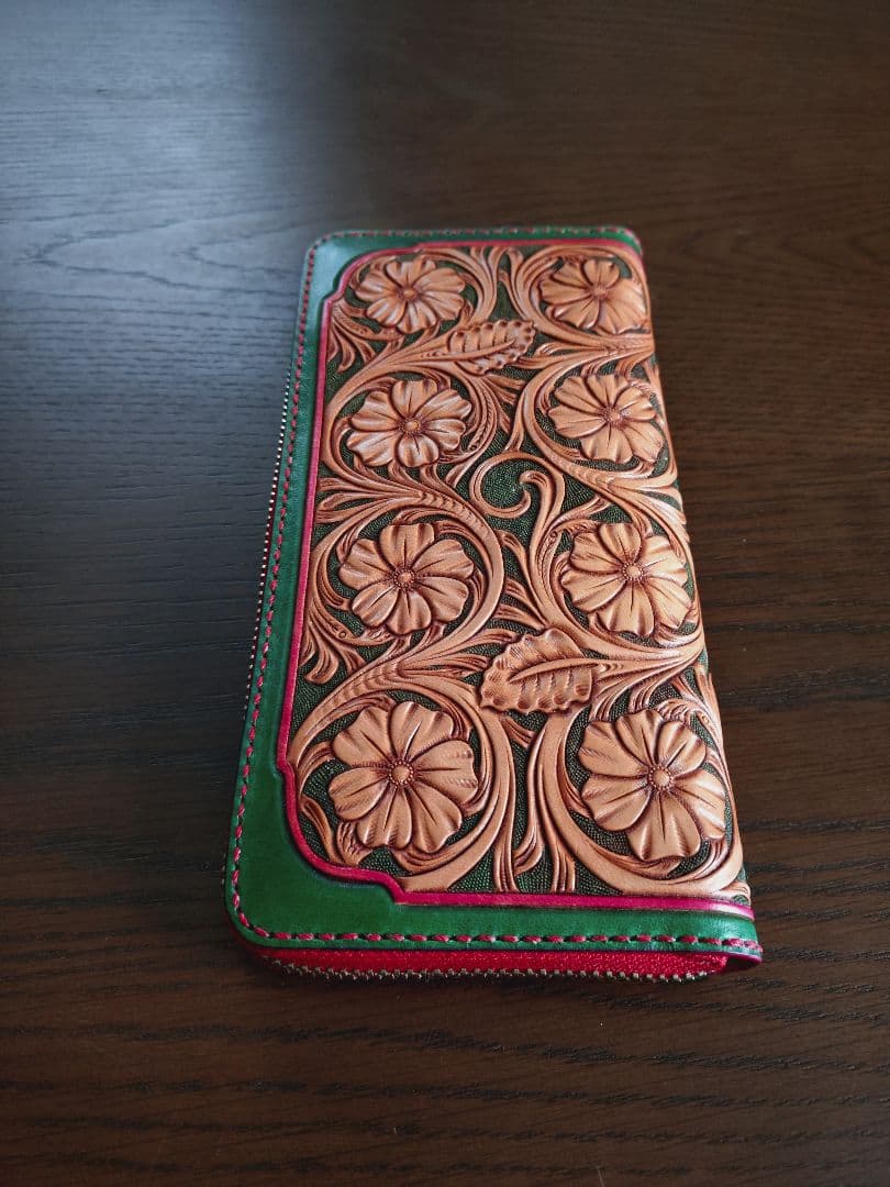 ラウンドファスナーウォレット　レザーカービング