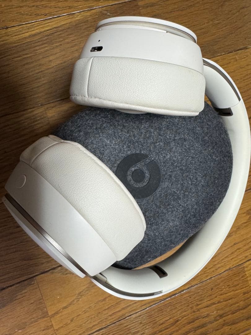 ヘッドホン beats solo pro