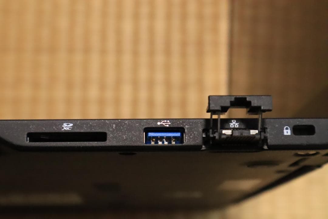 富士通U939/B Core i5 8365U 8GB Windows11