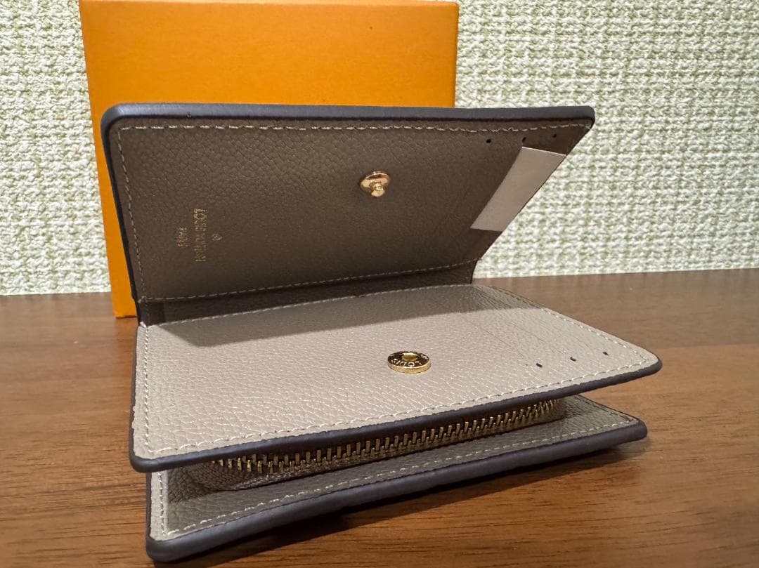 【美品】LOUIS VUITTON (ルイヴィトン) 二つ折り財布