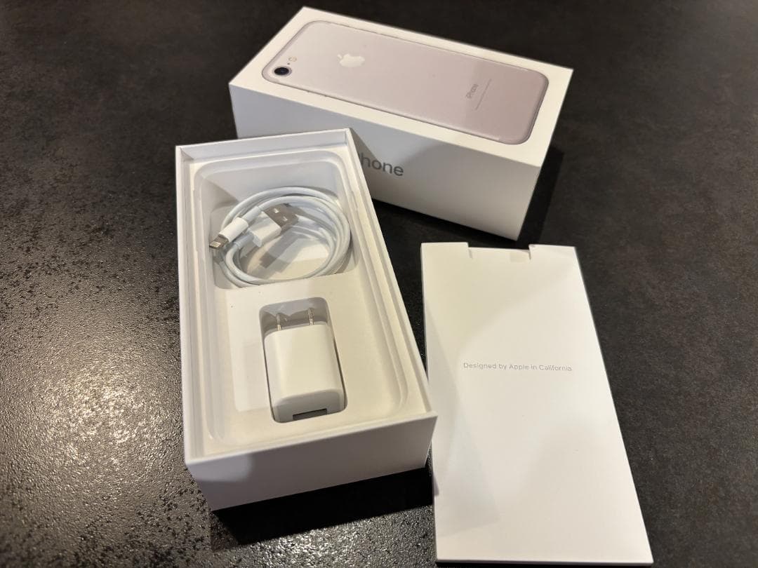 【良品】iPhone 7 32GB シルバー 箱付き