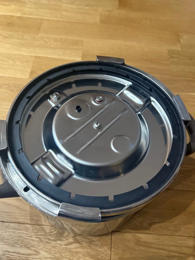 美品！！【ティファール　圧力鍋　6L】