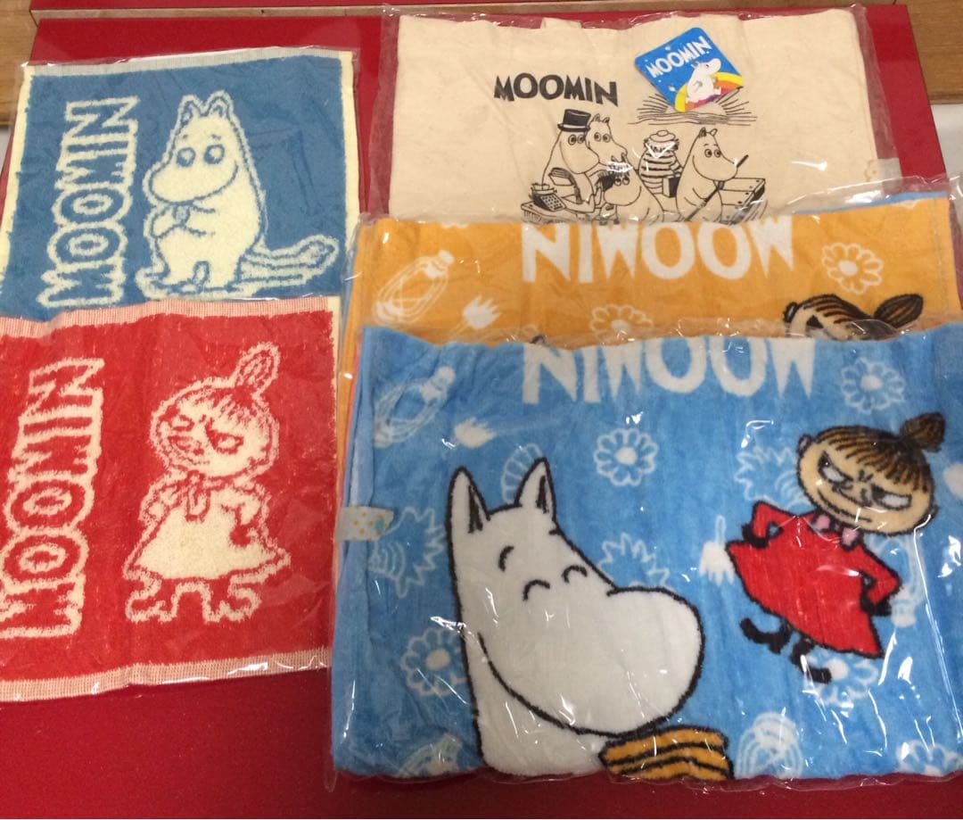 ムーミン フィギュアと雑貨セット　まとめ売り　タオル　マグカップ
